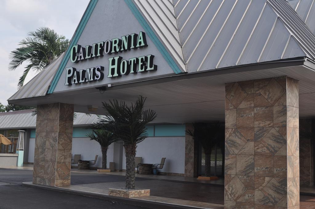 California Palms Hotel And Suites Austintown Esterno foto